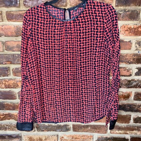 Zara Navy Blue Red Geometric Faux Leather Trim Long Sleeve Top Womens Size Large - Picture 1 of 8